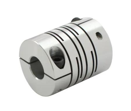 Муфта разрезная, d=12 мм, с зажимным кольцом, материал - алюминий, диаметры валов 4*4 мм, номинальный момент 0,5 Нм